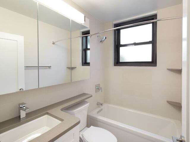 2-Bedroom at Murray Hill Mews
