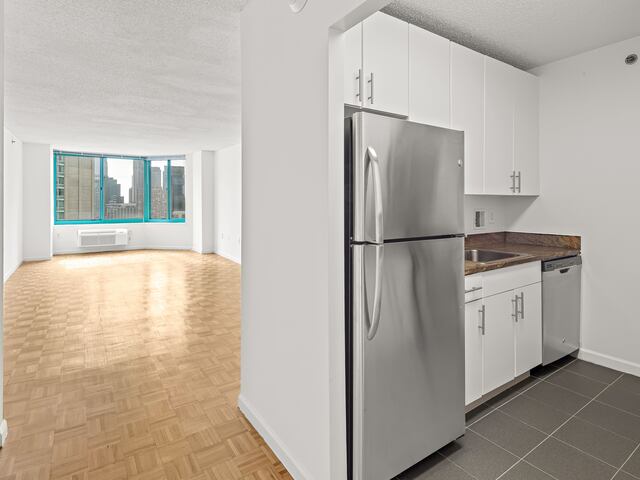 1-Bedroom at Newport: East Hampton