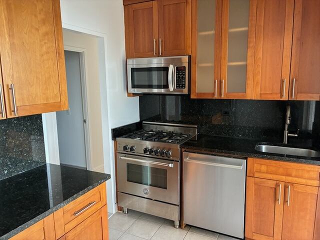 2-Bedroom at West River House