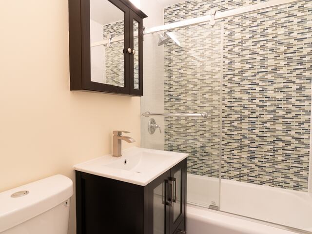 Studio at Parker Towers: 104-40 Queens Blvd