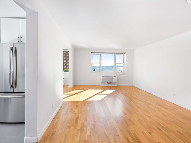 3-Bedroom at Gateway: 375 South End