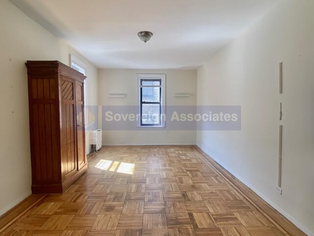 2-Bedroom at 1803 Riverside Drive