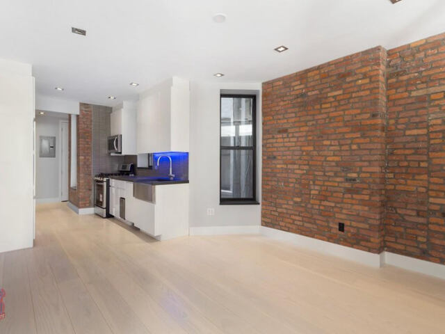 4-Bedroom at 141 Ridge Street