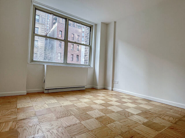 1-Bedroom at Murray Hill Manor