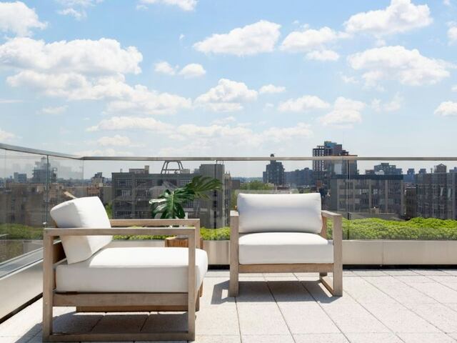 Studio at 325 Kent Avenue