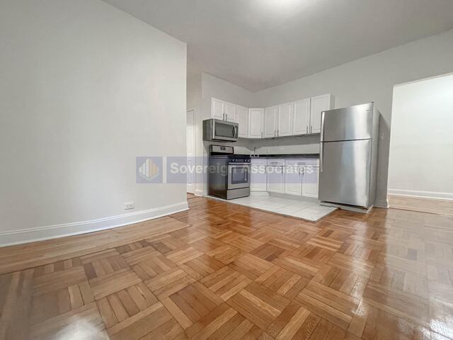 1-Bedroom at 106 Fort Washington Avenue