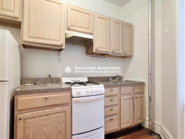 Studio at 936 West End Avenue