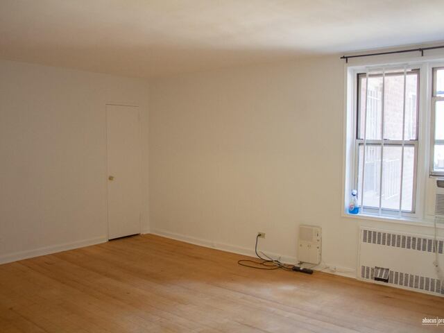 Studio at 1916 Avenue K