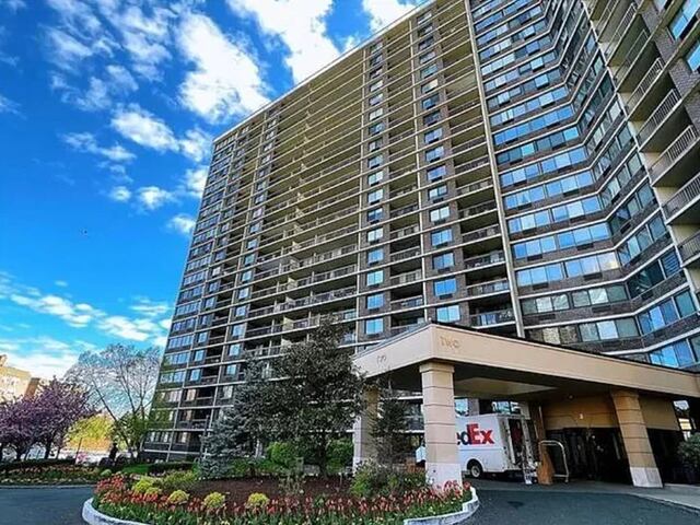 1-Bedroom at 2 Bay Club Drive