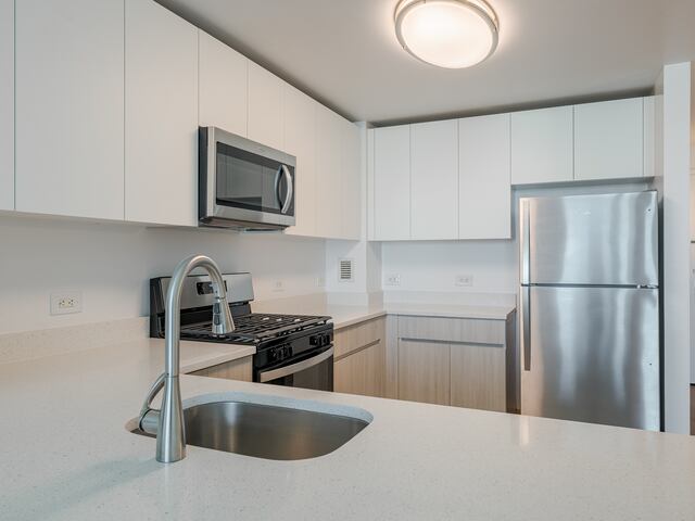 Studio at Newport: Aquablu