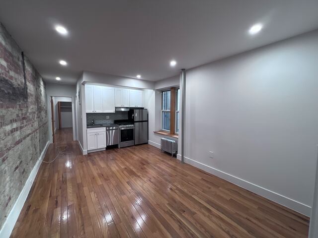 1-Bedroom at 175 Pinehurst Avenue