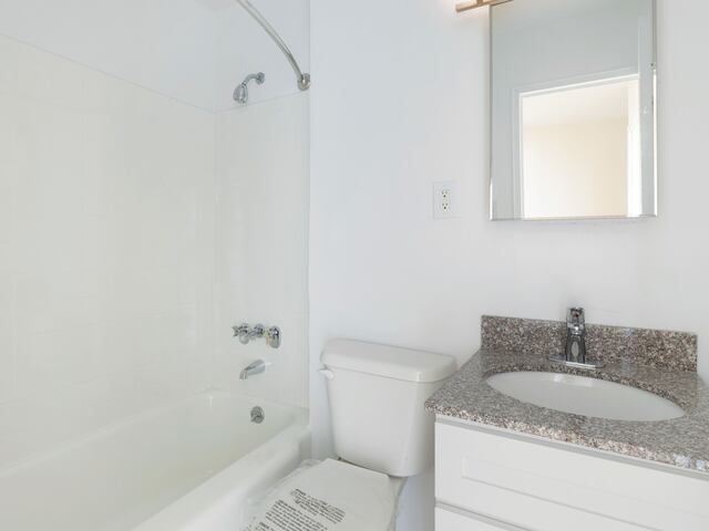 2-Bedroom at LeFrak City: Peru