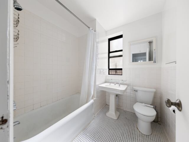 2-Bedroom at 655 Riverside Drive