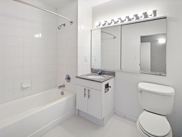 1-Bedroom at Newport: The Roosevelt