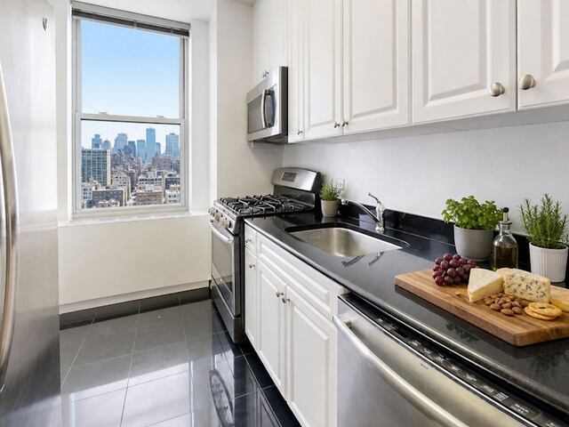 2-Bedroom at Windsor Court