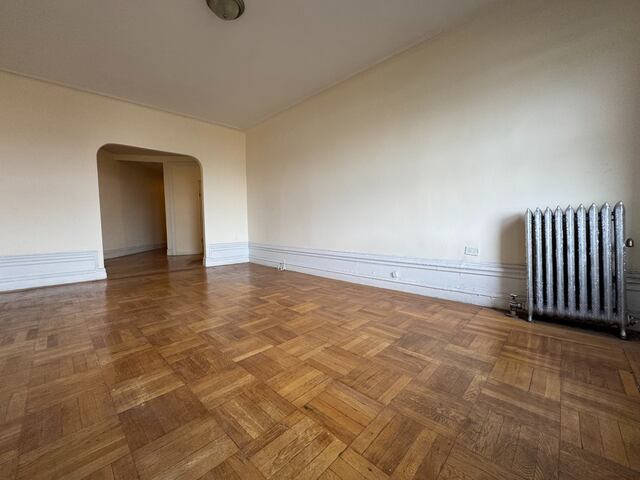 3-Bedroom at 884 Riverside Drive