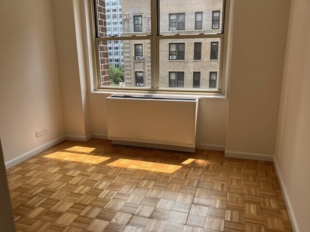 1-Bedroom at Murray Hill Manor