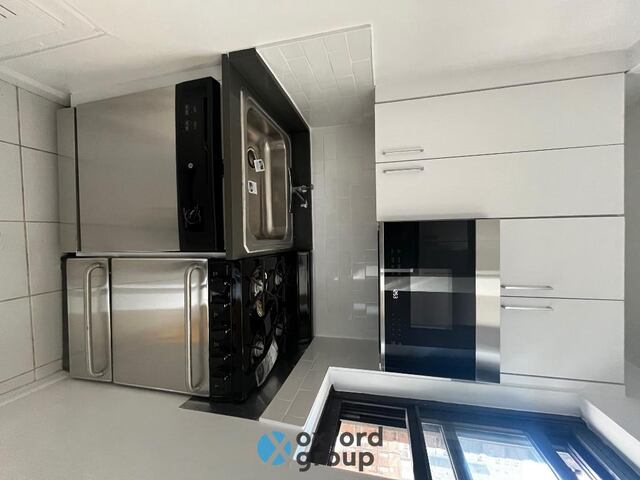 Studio at 165 East 35th Street