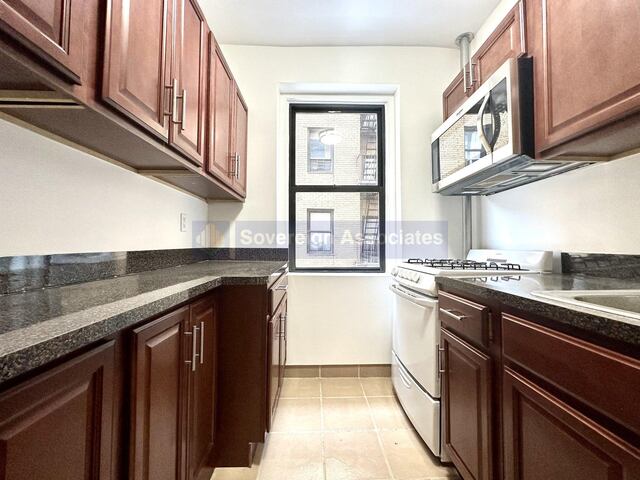 2-Bedroom at 567 Fort Washington Avenue