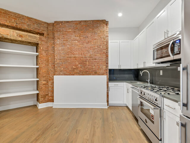 2-Bedroom at 121 Madison Avenue