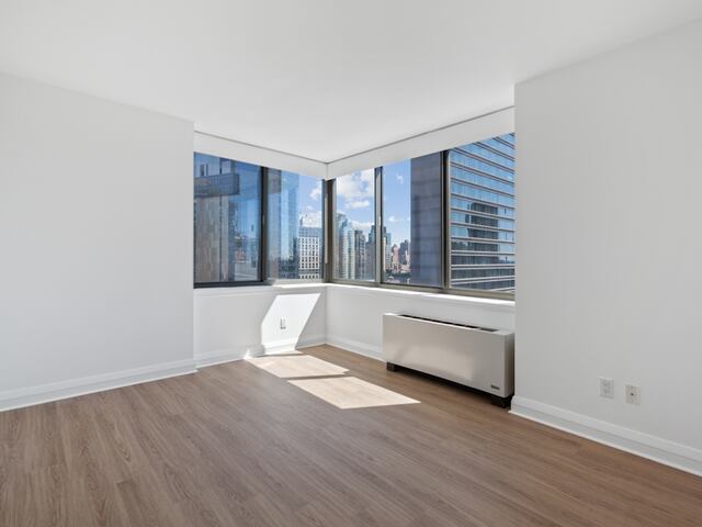 2-Bedroom at 800 Sixth Avenue