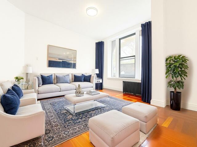 4-Bedroom at The Westbourne : 611 West 137th