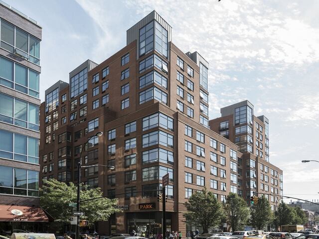 Studio at Court House Apartments