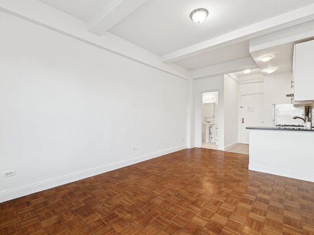 Studio at South Pierre (aka 160 West 71st)