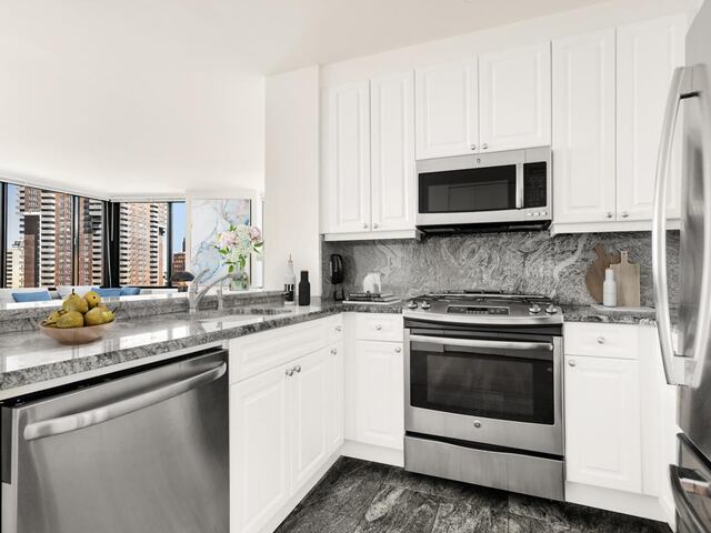 2-Bedroom at Tribeca Bridge Tower