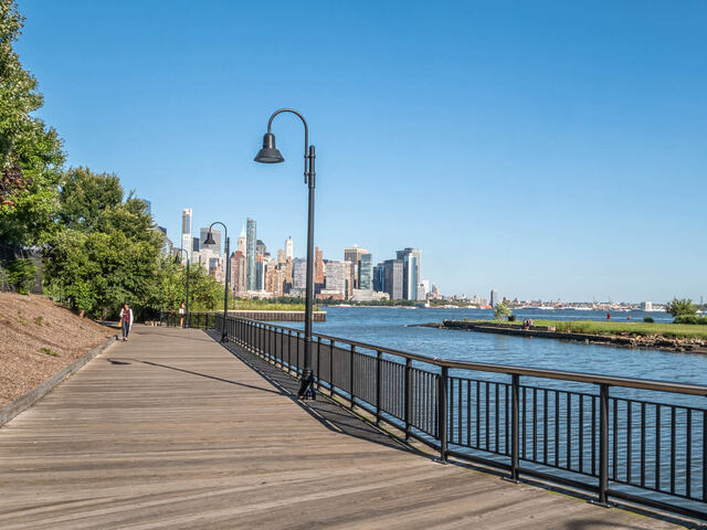 Neighborhood Waterfront Trails