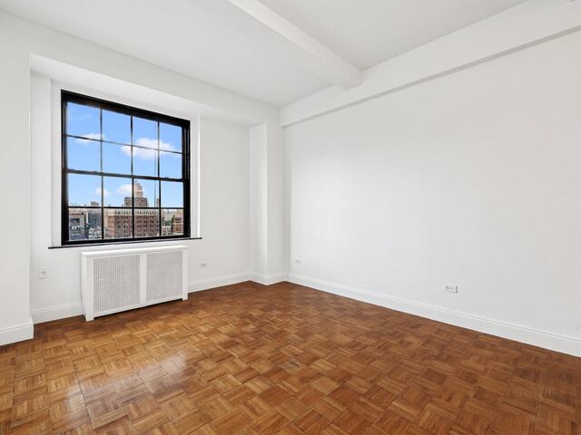 Studio at South Pierre (aka 160 West 71st)