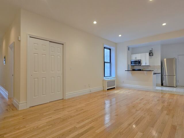 2-Bedroom at 250 Fort Washington Avenue