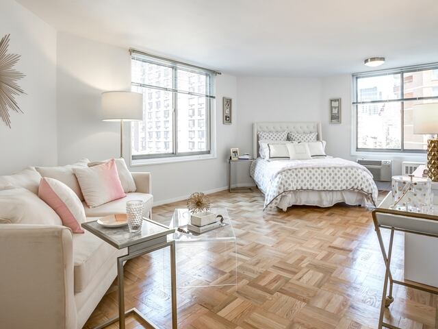 Studio at Kips Bay Court : 484 Second Ave