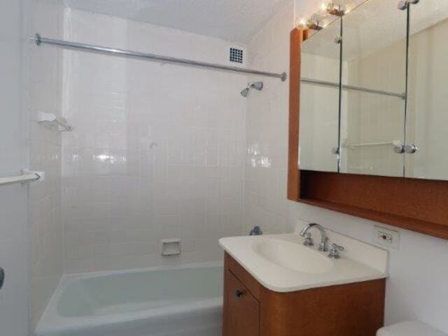 1-Bedroom at Murray Hill Manor