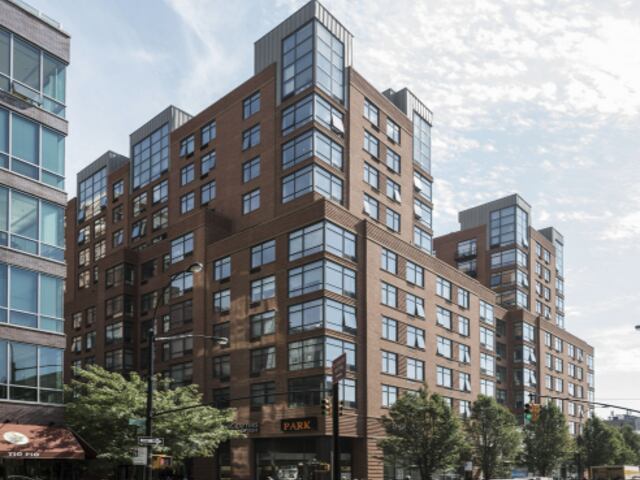 Studio at Court House Apartments