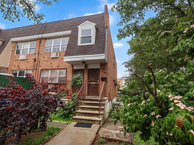 3-Bedroom at 1091 Hancock Street