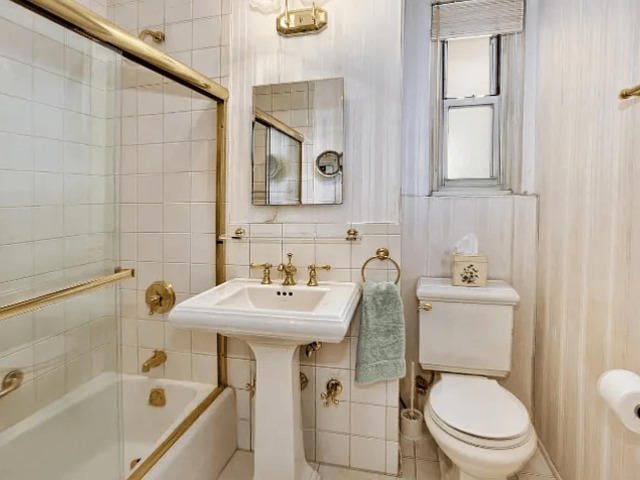 Studio at 49 West 96th Street