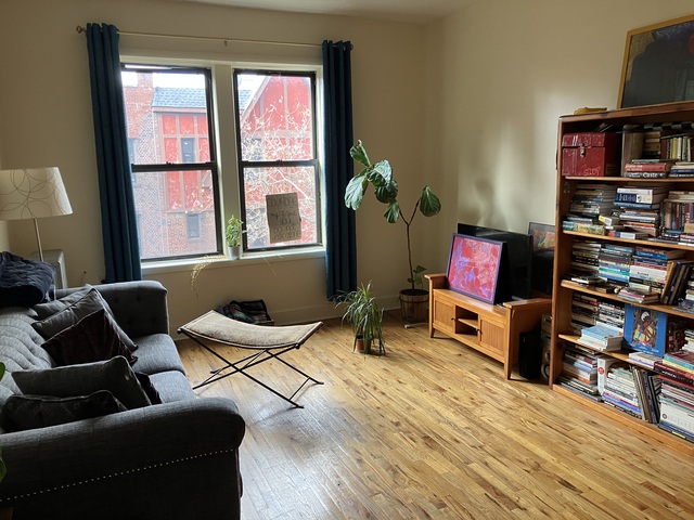 Room at 141 East 21st Street