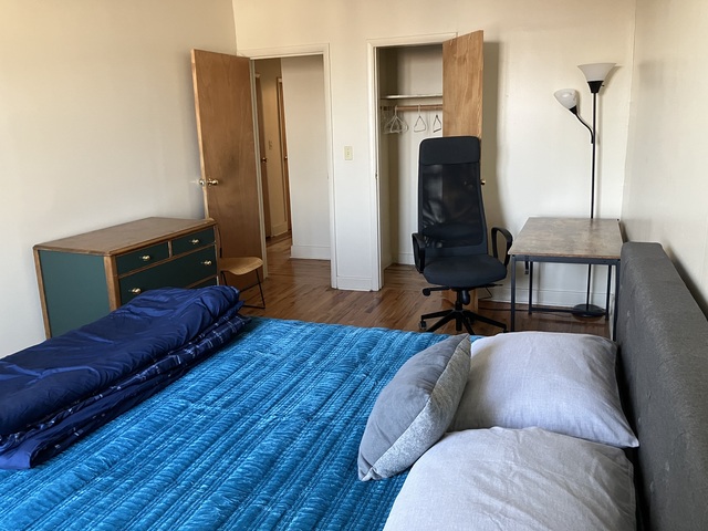 Room at 141 East 21st Street