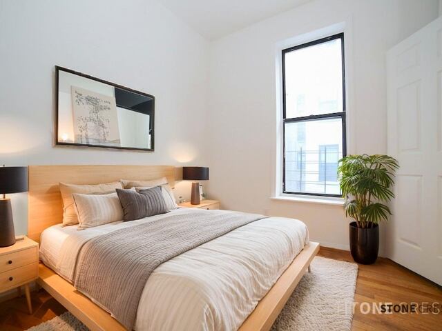 2-Bedroom at 225 Central Park North