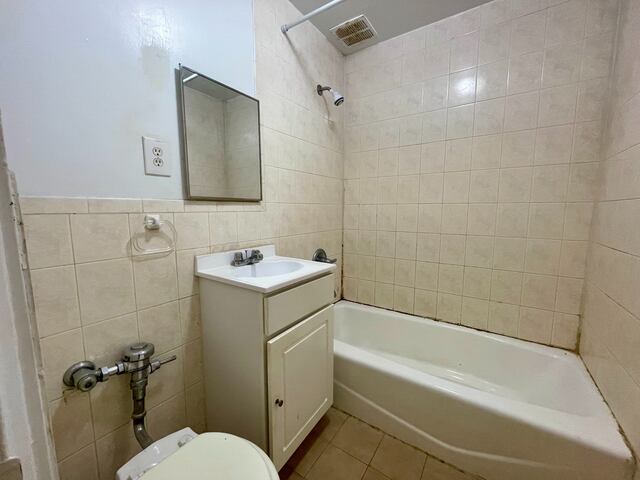 Studio at 156 East 85th Street
