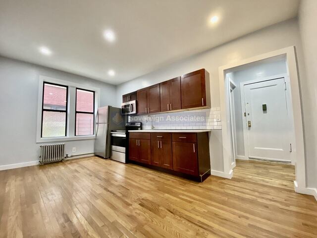 2-Bedroom at 24 Thayer Street