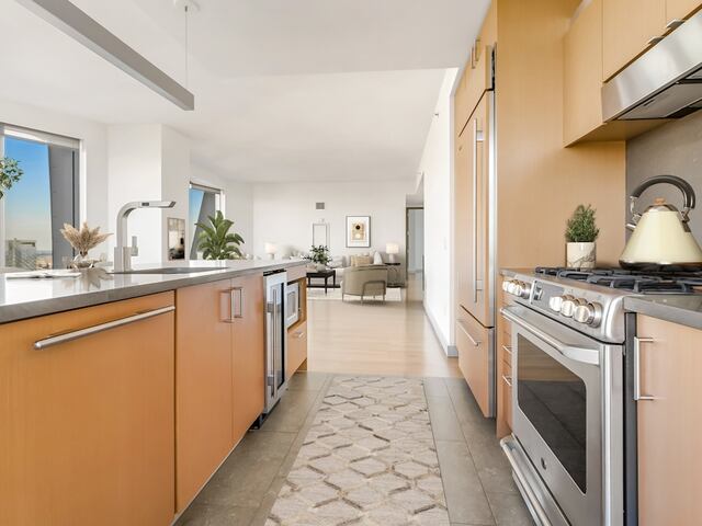 3-Bedroom at New York by Gehry