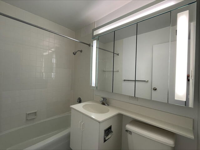 2-Bedroom at Murray Hill Manor