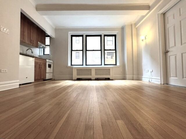Studio at 404 East 55th Street