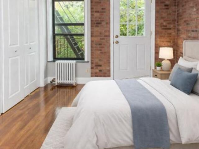 5-Bedroom at 325 East 5th Street