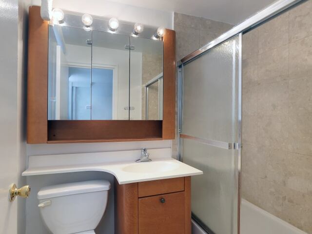 Studio at Manhattan East: 215 East 66th
