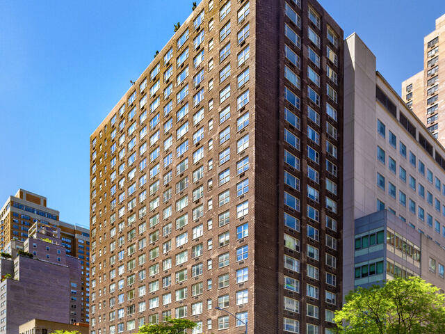 2-Bedroom at Murray Hill Manor