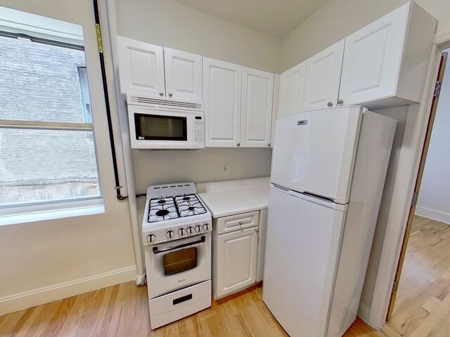 1-Bedroom at 230 Thompson Street