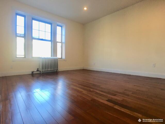 3-Bedroom at 53 Hamilton Terrace